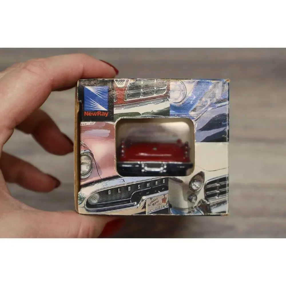 Chrysler C-300 1955 Red Convertible Car 1:43 Scale Diecast Case Collectible